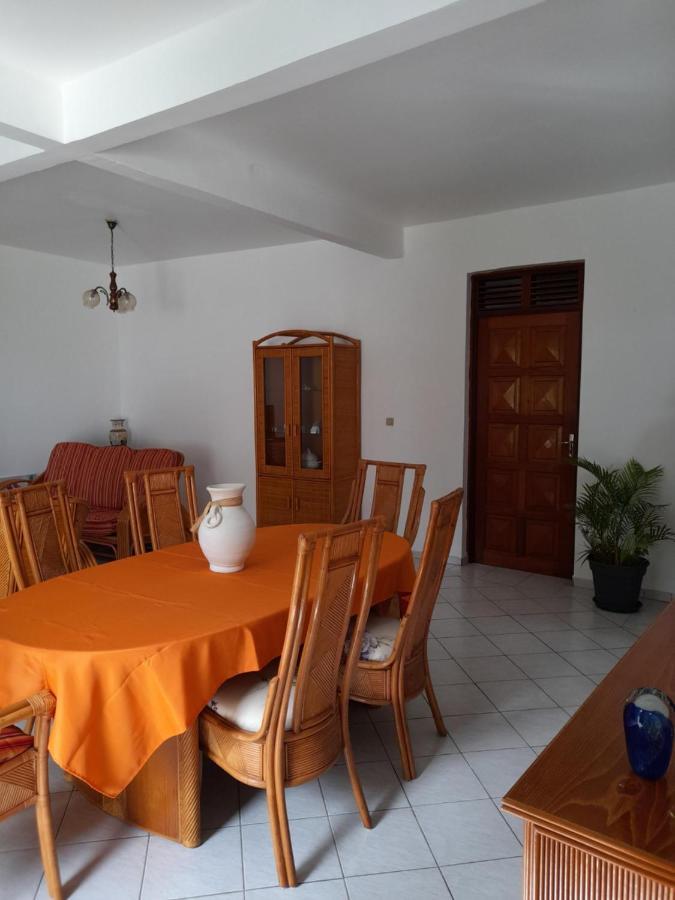 Apartamento Chez Lucile Et Gilbert Bouillante Exterior foto