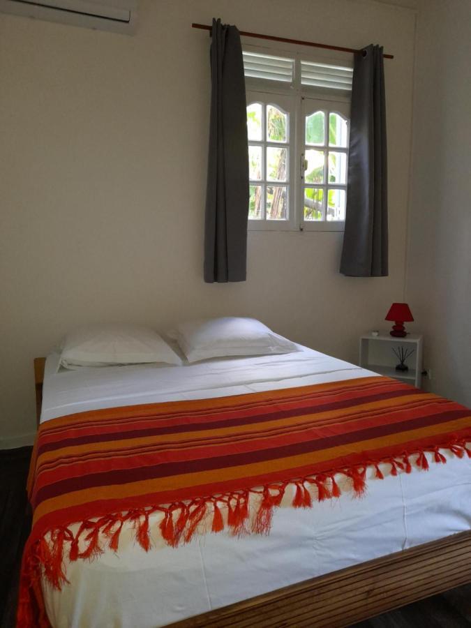 Apartamento Chez Lucile Et Gilbert Bouillante Exterior foto
